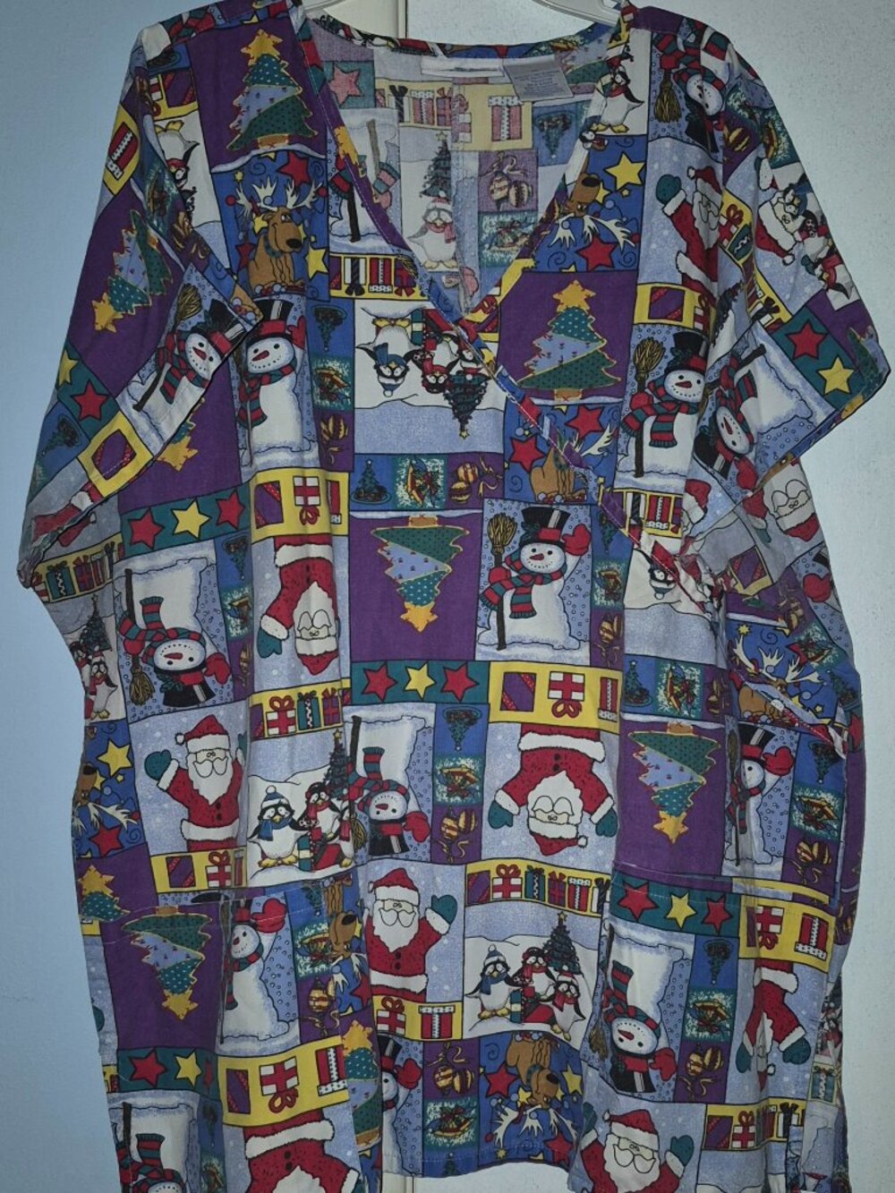 JIJ Scrubs Christmas Uniform Scrub Top Holiday Pattern Santa Snowmen Women's 1X